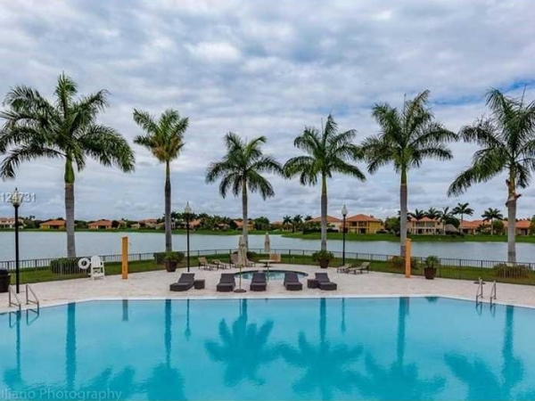 Cutler Cay Homes | 7755 SW 192nd St, Cutler Bay, FL 33157, USA | Phone: (786) 972-4400