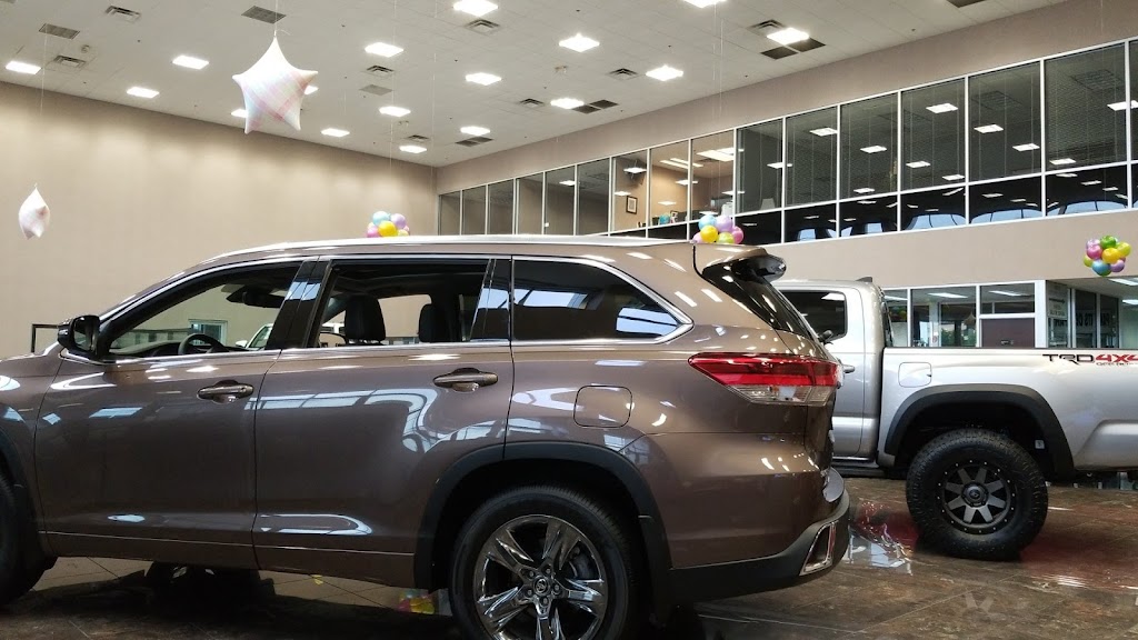 Freeman Toyota | 204 NE Loop 820, Hurst, TX 76053, USA | Phone: (817) 383-0871