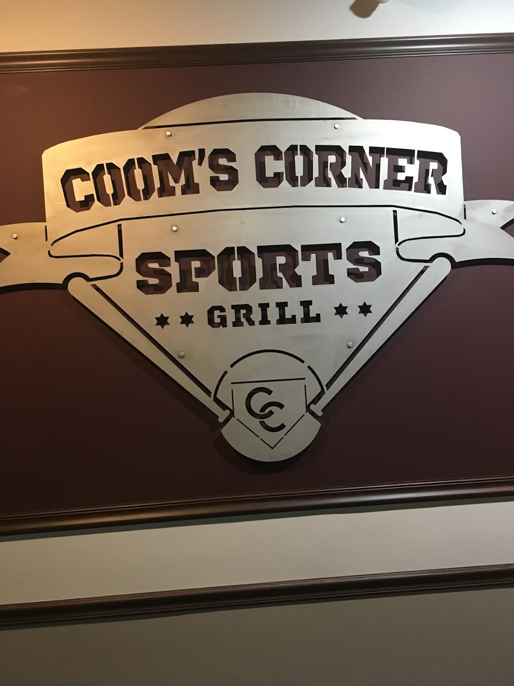 Cooms Corner Sports Grill | 1225 E 9th St, Lockport, IL 60441, USA | Phone: (815) 838-4420