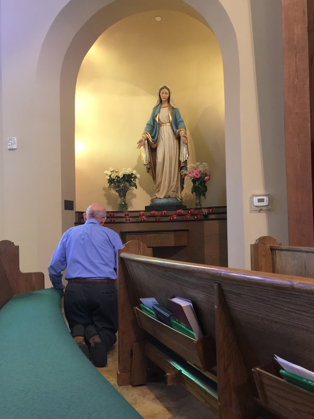 St. Mary of the Miraculous Medal Catholic Church | 1604 9th Ave N, Texas City, TX 77590, USA | Phone: (409) 948-8448