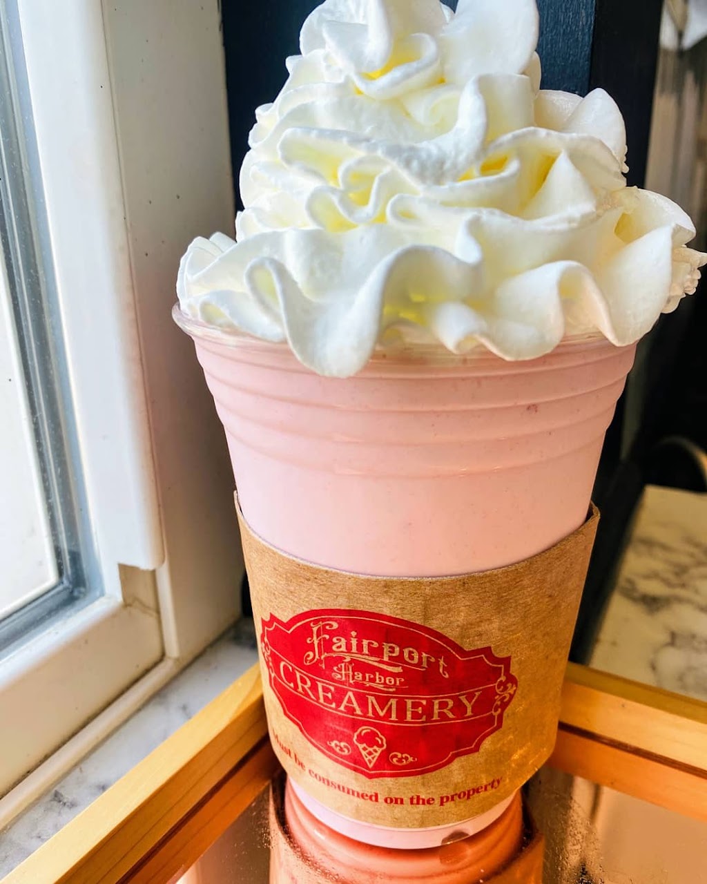 Fairport Harbor Creamery | 202 High St, Fairport Harbor, OH 44077, USA | Phone: (440) 898-0030