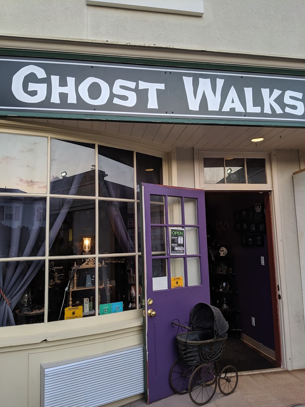 Ghost Walks | 126 Queen St, Niagara-on-the-Lake, ON L0S 1J0, Canada | Phone: (855) 844-6787