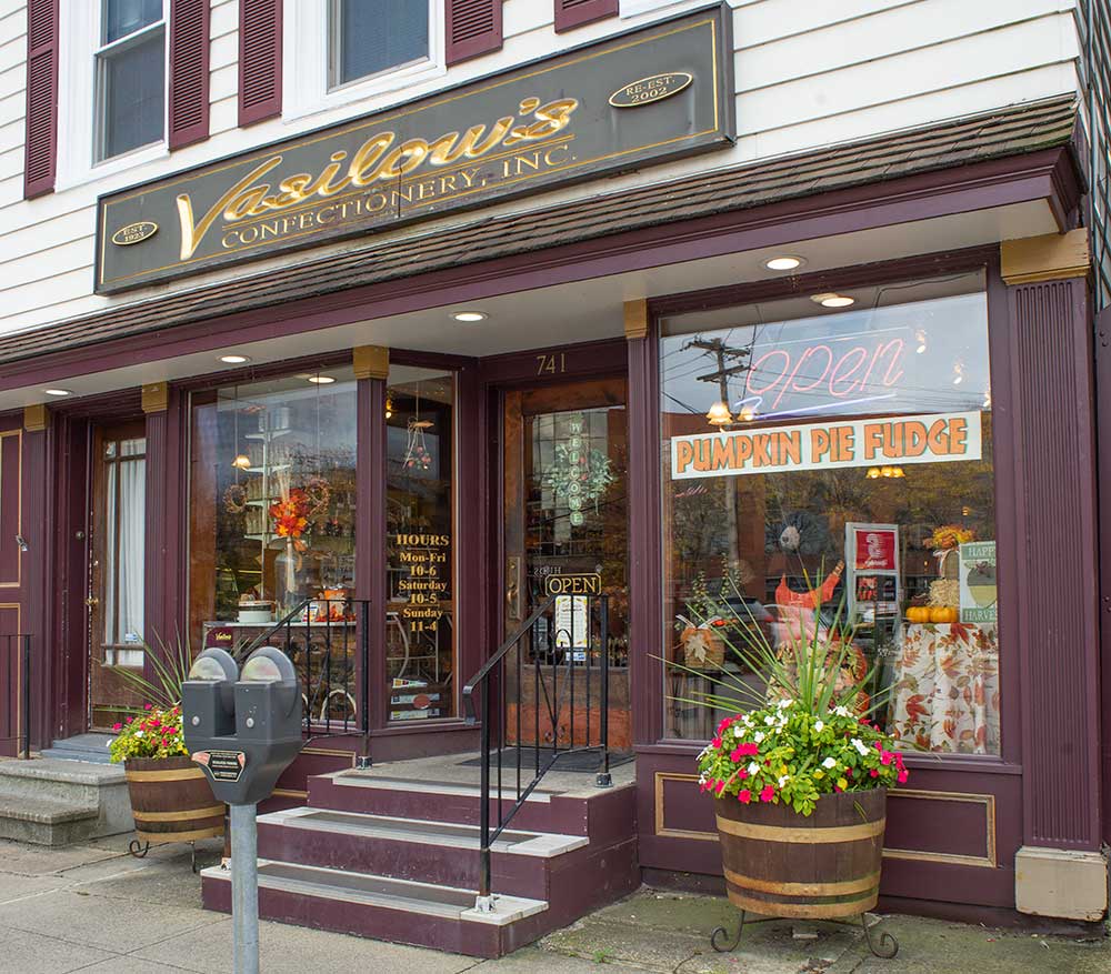 Vasilows Confectionery Inc | 741 Columbia St, Hudson, NY 12534, USA | Phone: (518) 828-2717