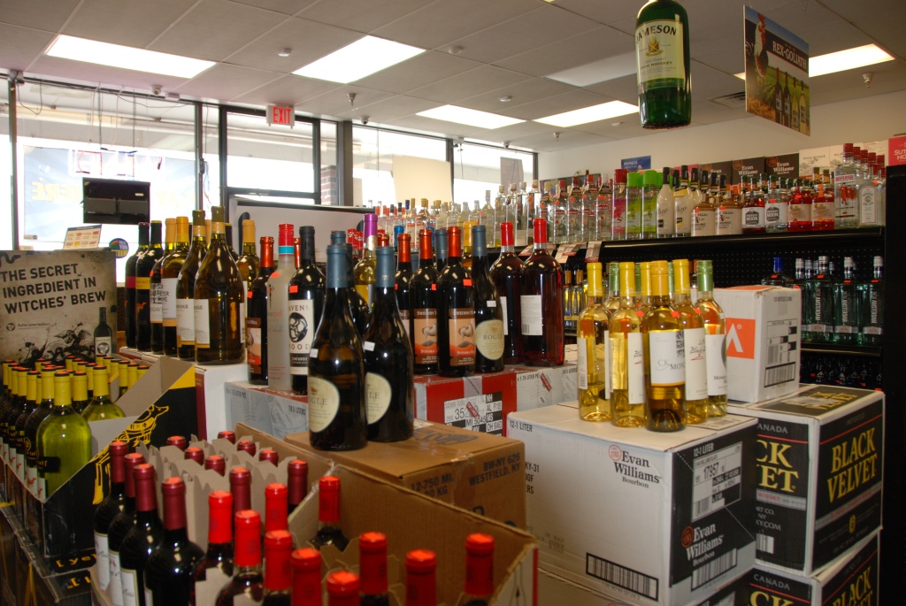 Riverfront Wine & Liquor | Riverfront Center, Amsterdam, NY 12010, USA | Phone: (518) 843-7410