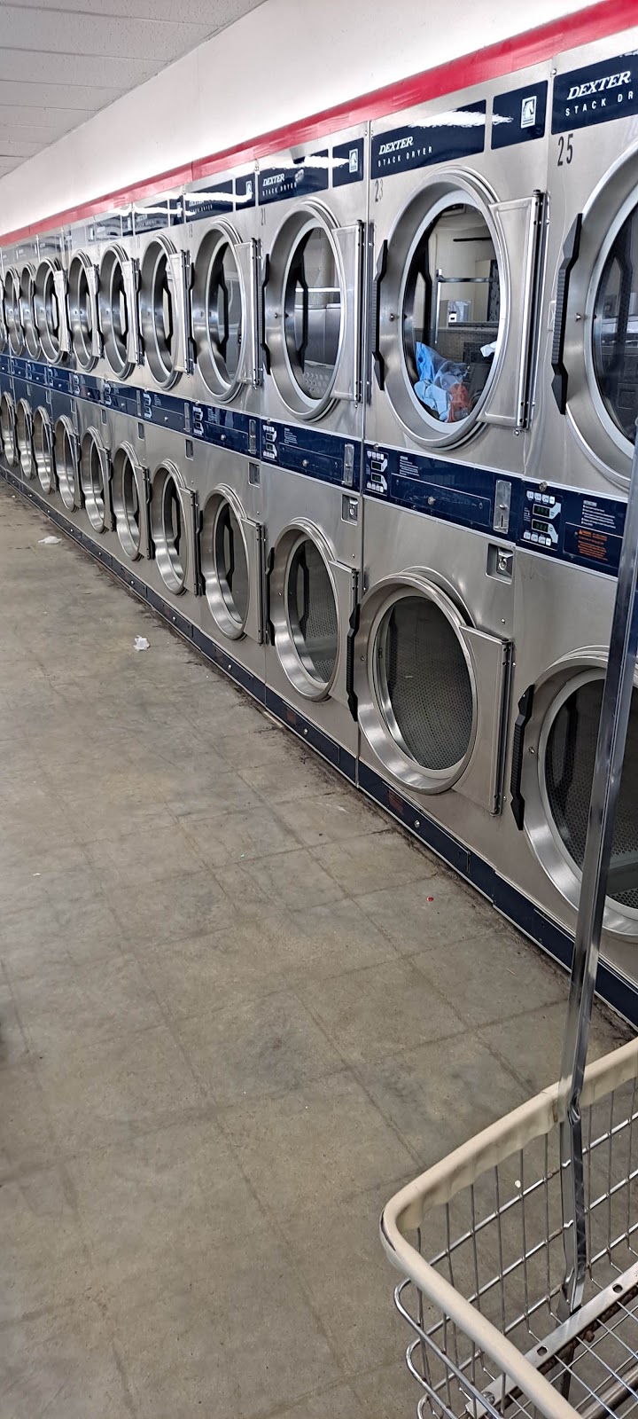 Yadkinville Coin laundry | 548 E Main St, Yadkinville, NC 27055, USA | Phone: (336) 659-3069