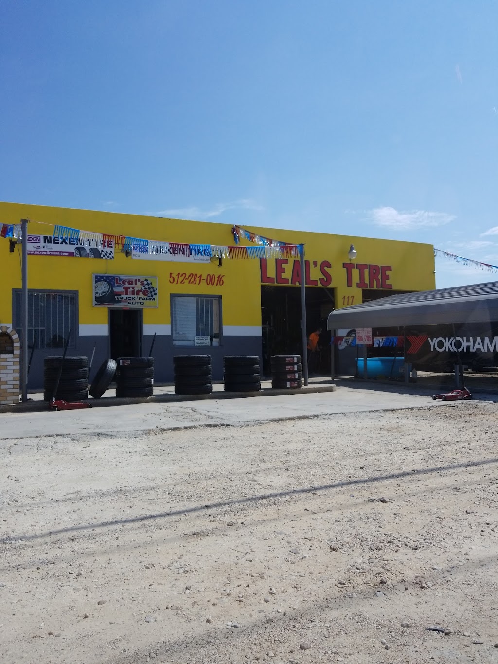 Leals Tire Service | 117 Hwy 290 Frontage Rd, Elgin, TX 78621, USA | Phone: (512) 281-0016