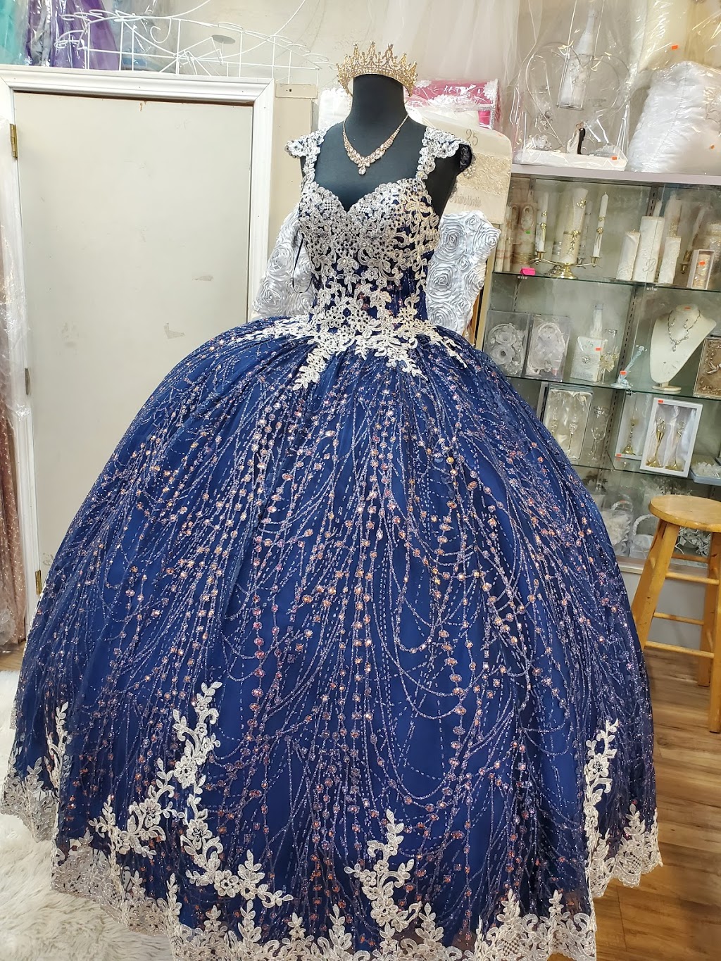 Novedades Prado Quinceanera and Prom dresses | 8005 N Lombard St, Portland, OR 97203, USA | Phone: (503) 289-9505