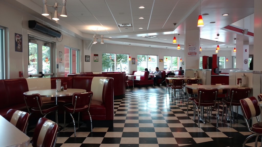 Johnny Rockets | 4800 Kennywood Blvd, West Mifflin, PA 15122, USA | Phone: (412) 461-0500