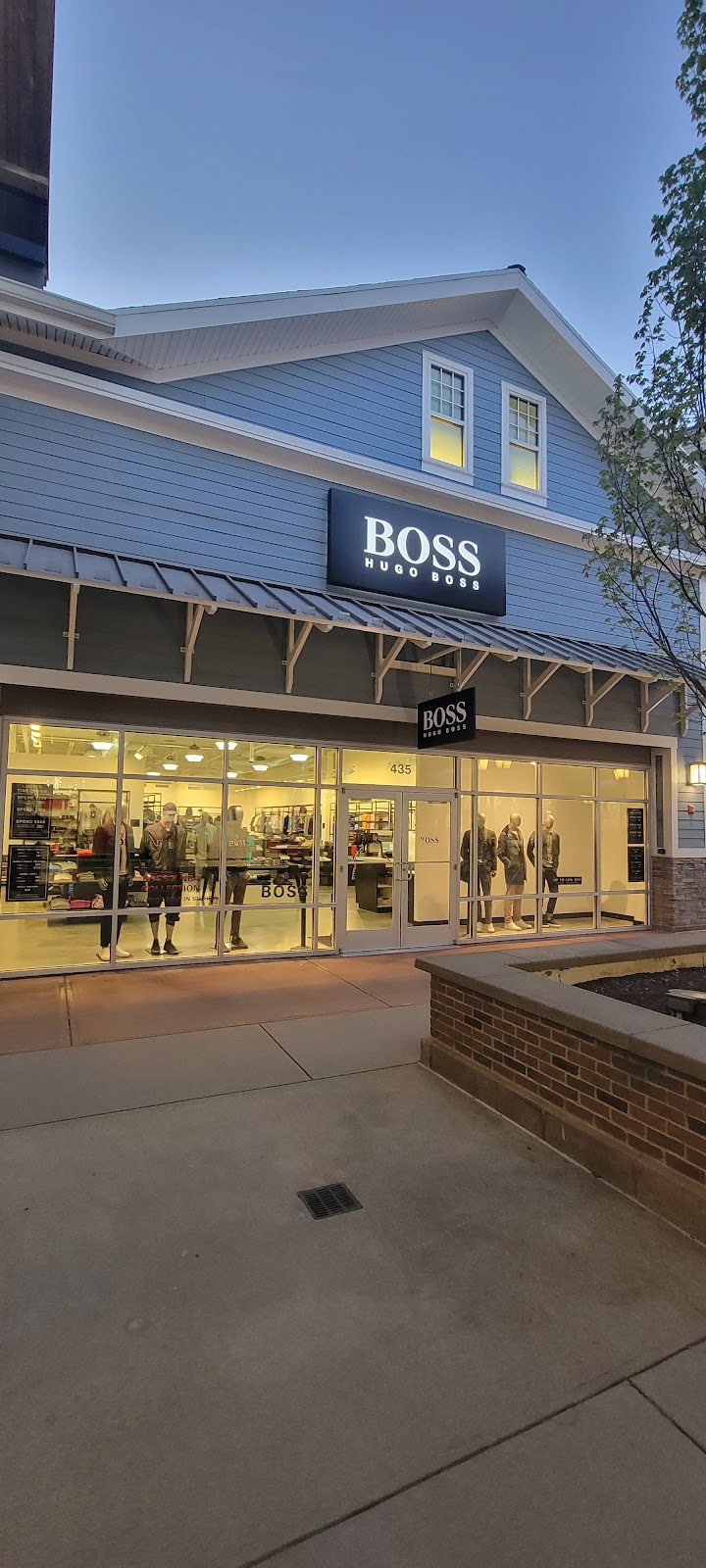 BOSS Outlet | 80 Premium Outlets Blvd Suite #435, Merrimack, NH 03054, USA | Phone: (603) 237-1727