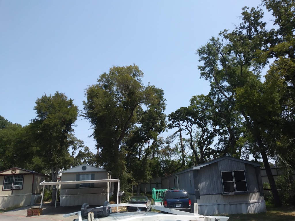 Lake Forest Mobile Home Park | 3519 Lakeside, Irving, TX 75061, USA | Phone: (972) 986-7057