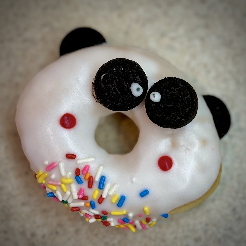 A & H Donuts | 3412 W 7th St, Fort Worth, TX 76107, USA | Phone: (817) 882-9011