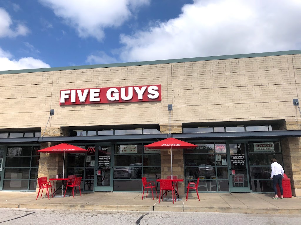 Five Guys | 15869 Fountain Plaza Dr, Ellisville, MO 63017, USA | Phone: (636) 527-9844