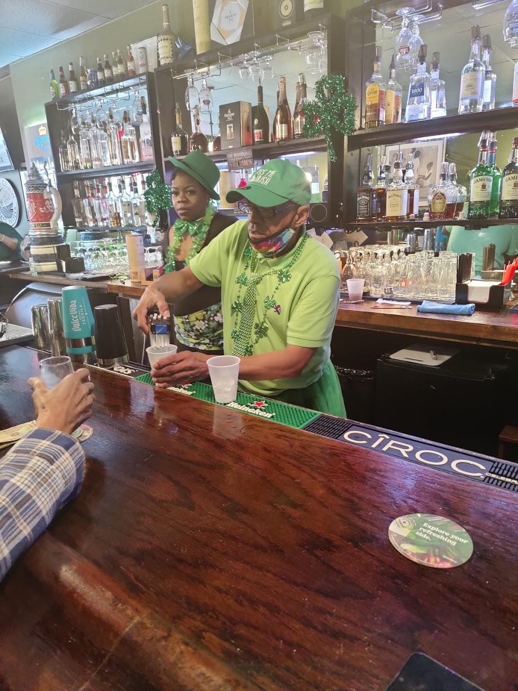 Vivians Lounge | 76 Congress St, Troy, NY 12180, USA | Phone: (518) 244-3802