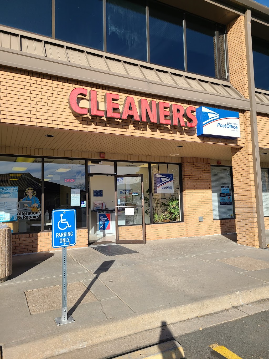 CPU FOX POINT CLEANERS | 13701 W Jewell Ave STE 102, Lakewood, CO 80228, USA | Phone: (303) 986-3385
