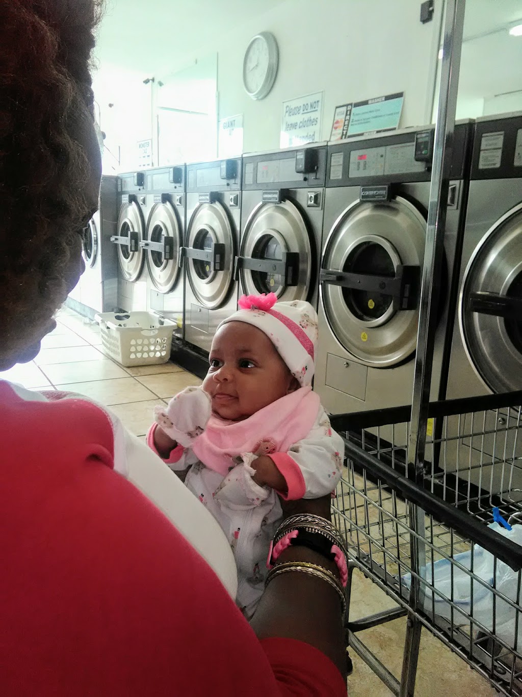 Best Wash Laundromat | 2426 E Broadway, Alton, IL 62002, USA | Phone: (866) 977-3077