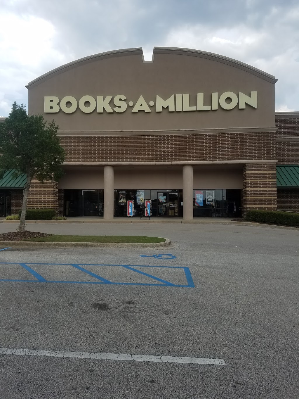 Books-A-Million | 5287 US-280 #221, Birmingham, AL 35242, USA | Phone: (205) 995-5181