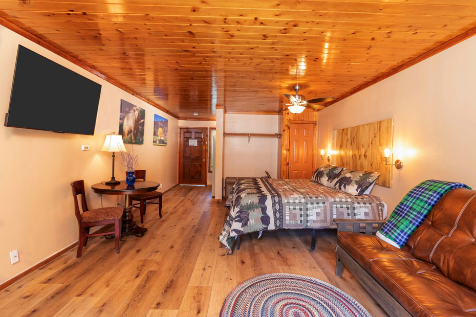 Pine Mountain Club Hotel | 16206 Askin Dr, Pine Mountain Club, CA 93222, USA | Phone: (323) 351-3727