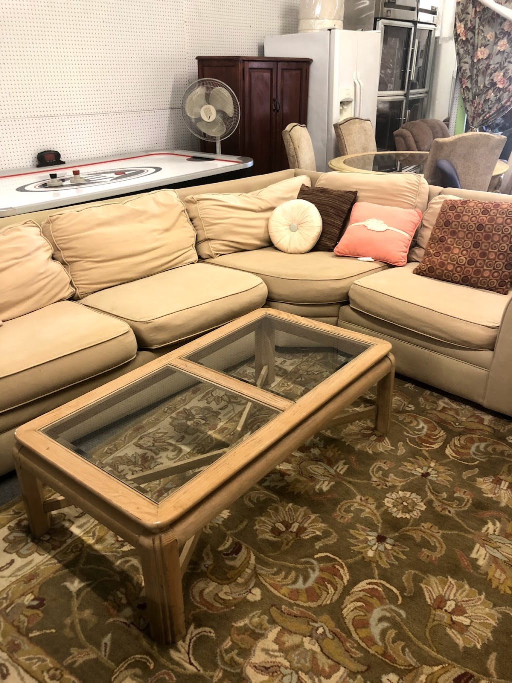 Furniture Angeles #2 | 2316 Airline Dr, Kenner, LA 70062, USA | Phone: (504) 259-9747