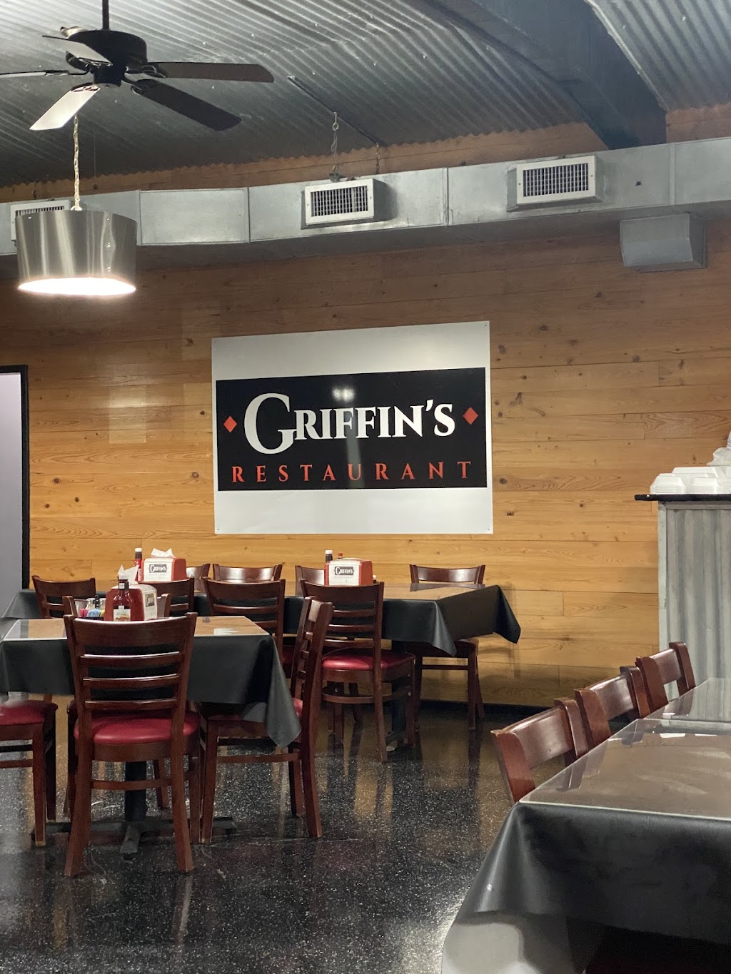 Griffins Restaurant | 18629 LA-3235, Galliano, LA 70354, USA | Phone: (985) 475-5474