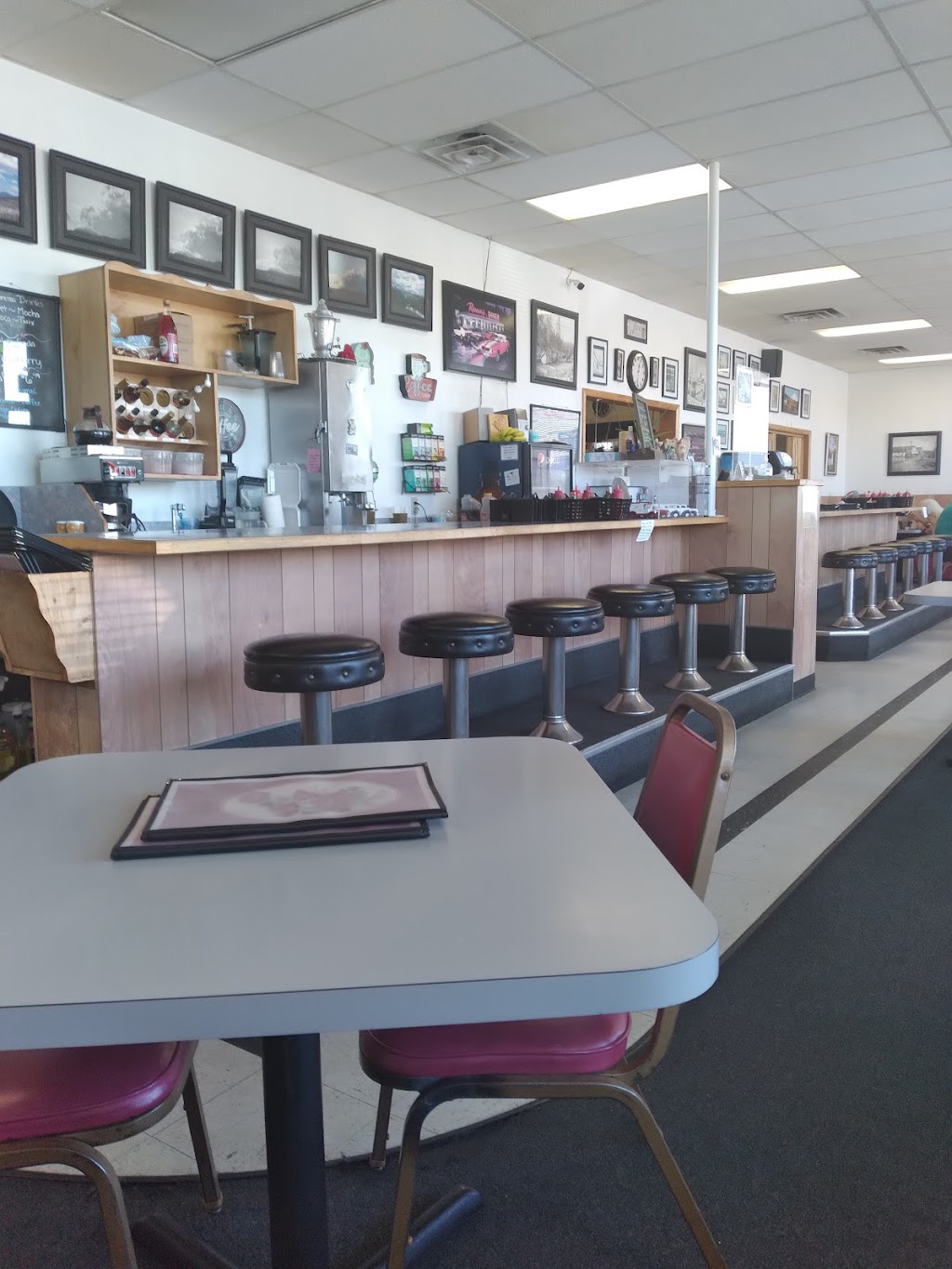 Rosies Restaurant | 1245 Lewis River Rd, Woodland, WA 98674, USA | Phone: (360) 225-9800