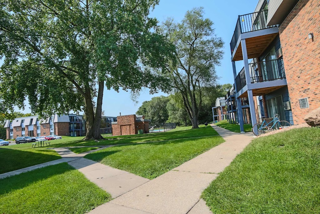 Robinwood Apartment Office | 3133 109th Ln NW, Coon Rapids, MN 55433, USA | Phone: (763) 421-6589