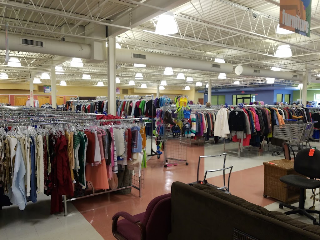 Goodwill - Minnetonka | 13820 Wayzata Blvd, Minnetonka, MN 55305, USA | Phone: (952) 544-6648