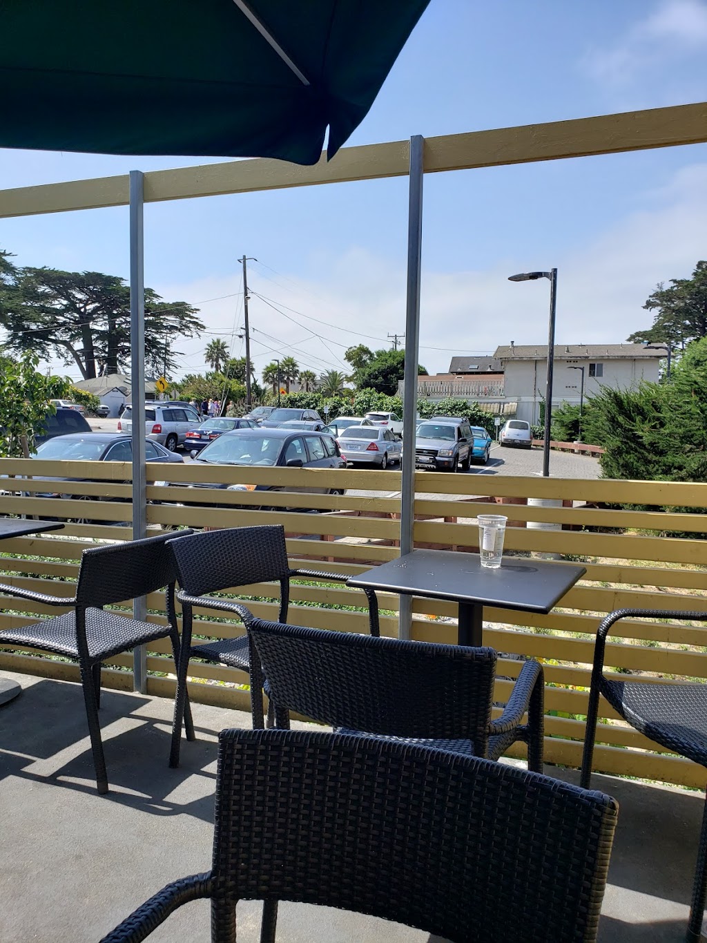 Starbucks | 21620 E Cliff Dr, Santa Cruz, CA 95062, USA | Phone: (831) 212-3489