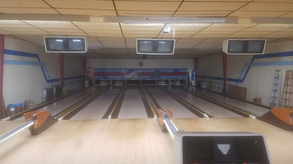 Utica Lanes | 745 D St, Utica, NE 68456, USA | Phone: (402) 534-2911