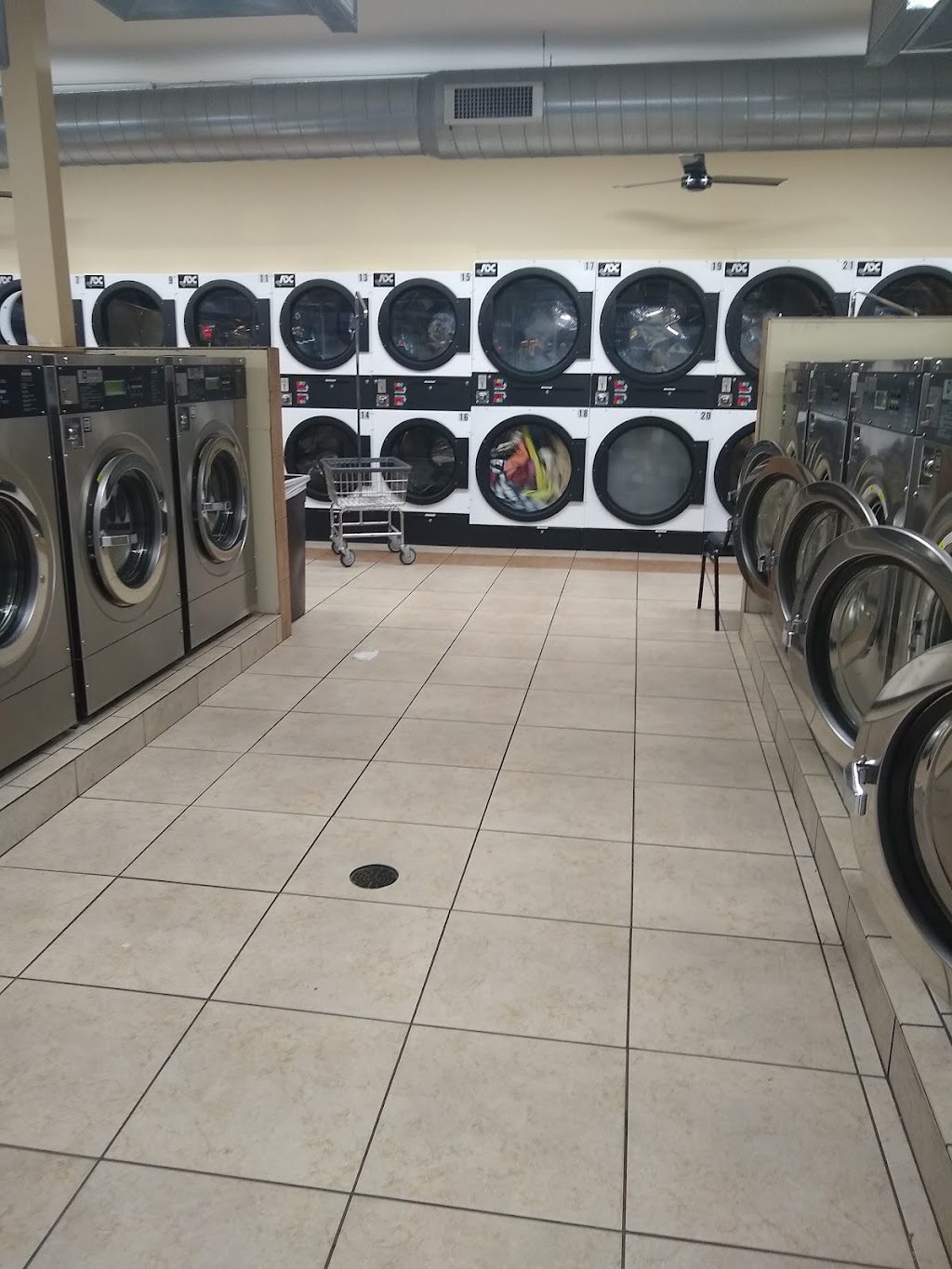 Best Coin Laundromat | 4320 Telegraph Rd, Oakville, MO 63129 | Phone: (314) 892-3299