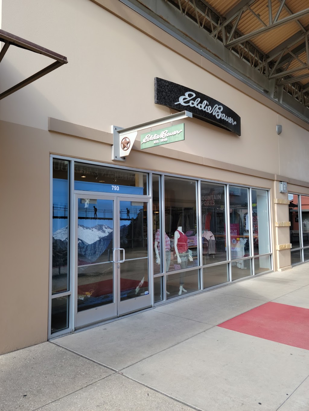 Eddie Bauer | 4401 N Interstate Hwy 35 #0793, Round Rock, TX 78664, USA | Phone: (512) 931-0700