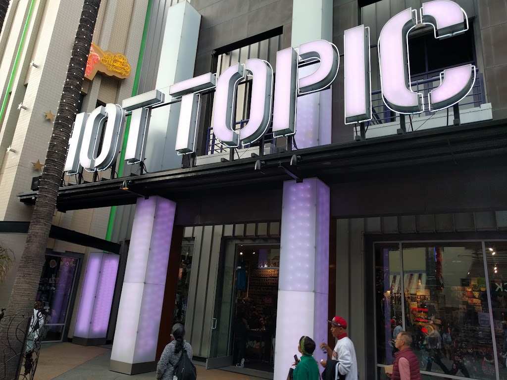 Hot Topic | 1000 Universal Hollywood Dr, Universal City, CA 91608, USA | Phone: (818) 762-5633