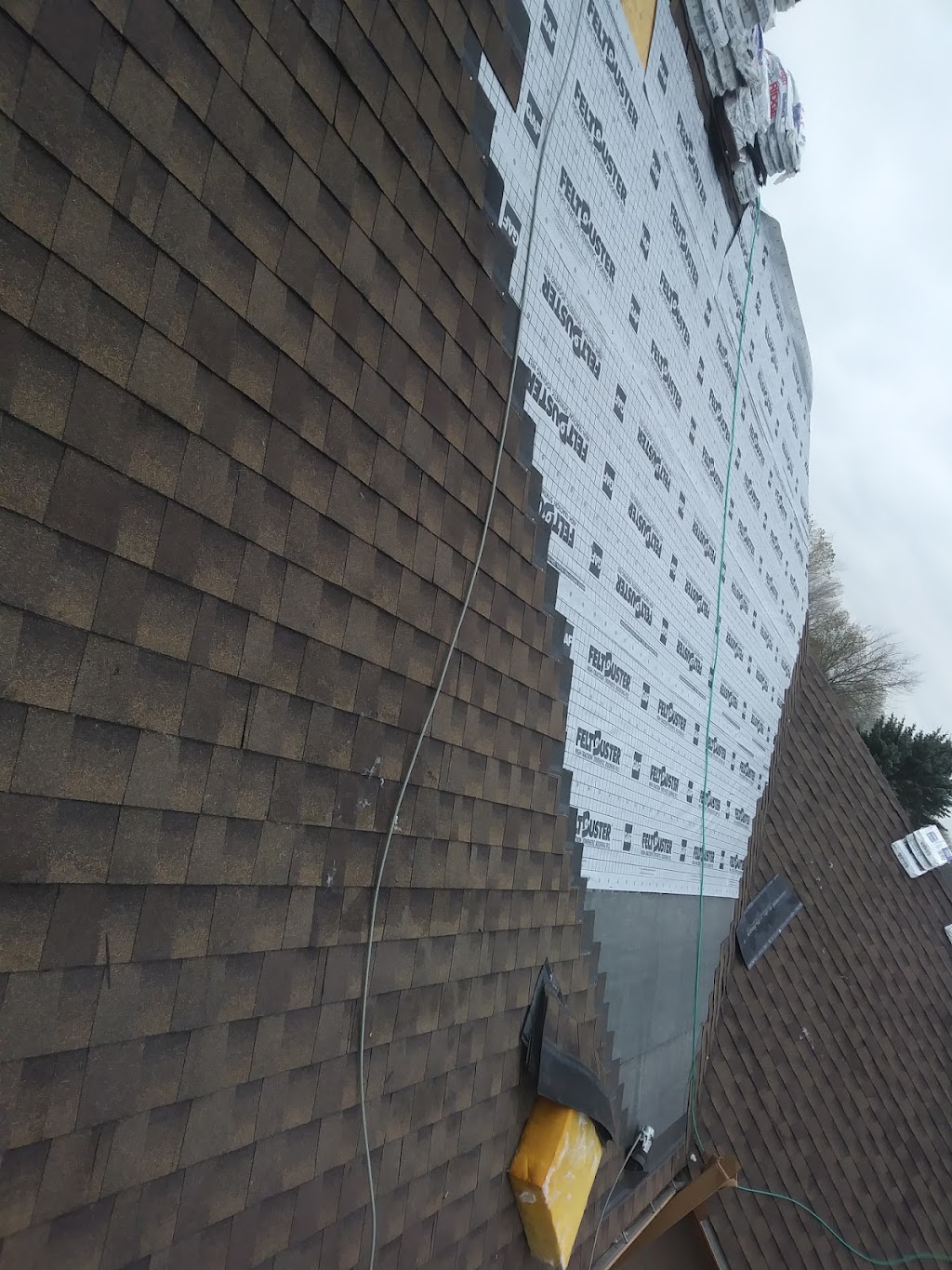 Toms Roofing & Siding | 14252 Poplar St, Southgate, MI 48195, USA | Phone: (734) 695-9801