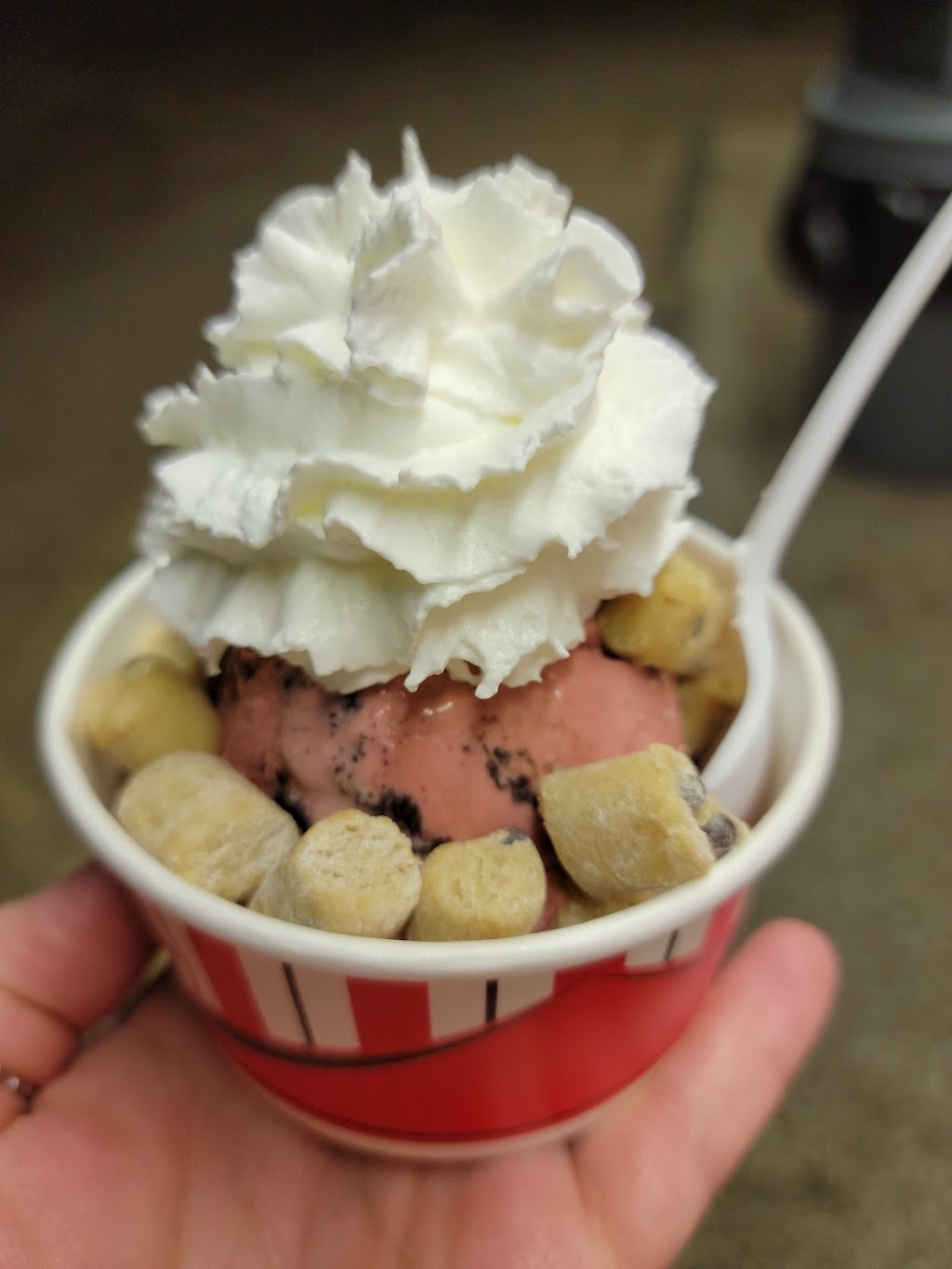 Bidingers Ice Cream | 410 College St, Wadsworth, OH 44281, USA | Phone: (330) 336-3392