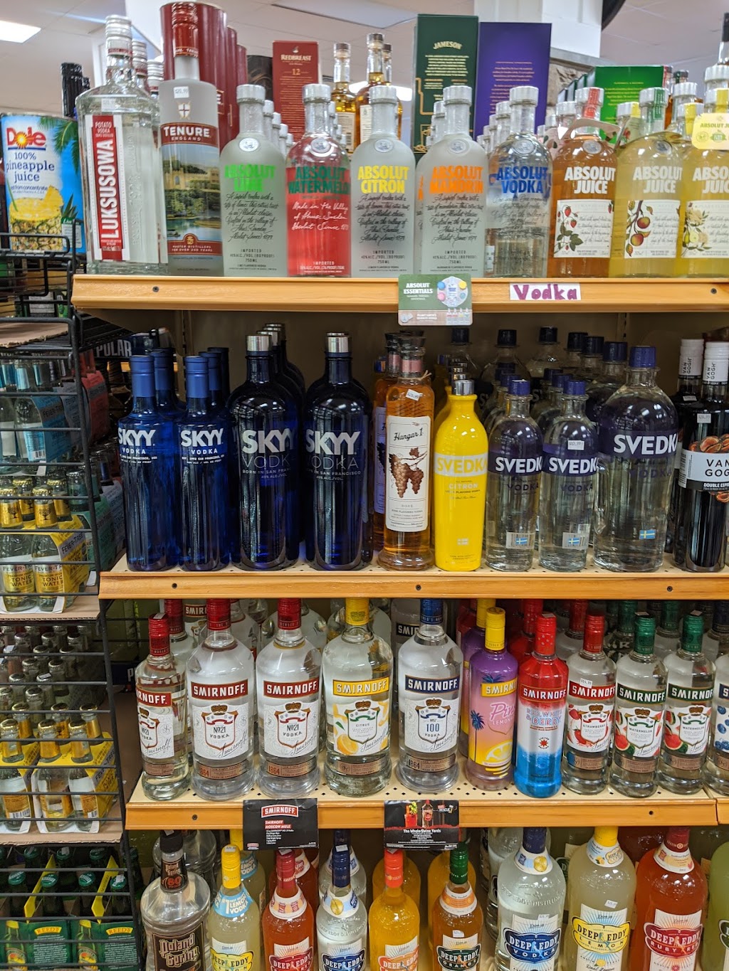 Sperrys Liquors and Market | 205 Turnpike Rd, Southborough, MA 01772, USA | Phone: (508) 485-3900