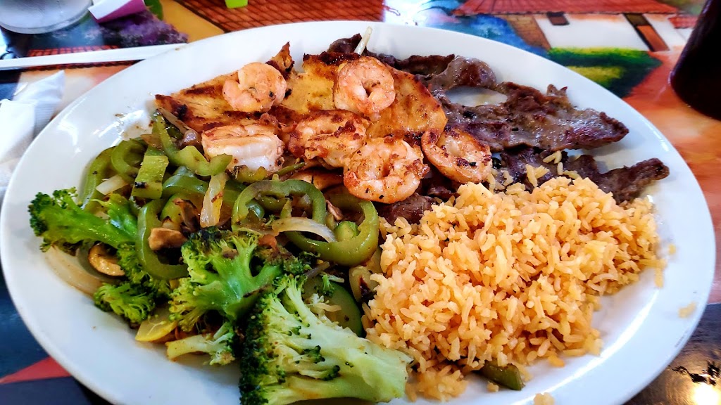 Los Tres Magueyes Mexican Restaurant | 995 Airport Blvd, Morrisville, NC 27560, USA | Phone: (919) 465-0217