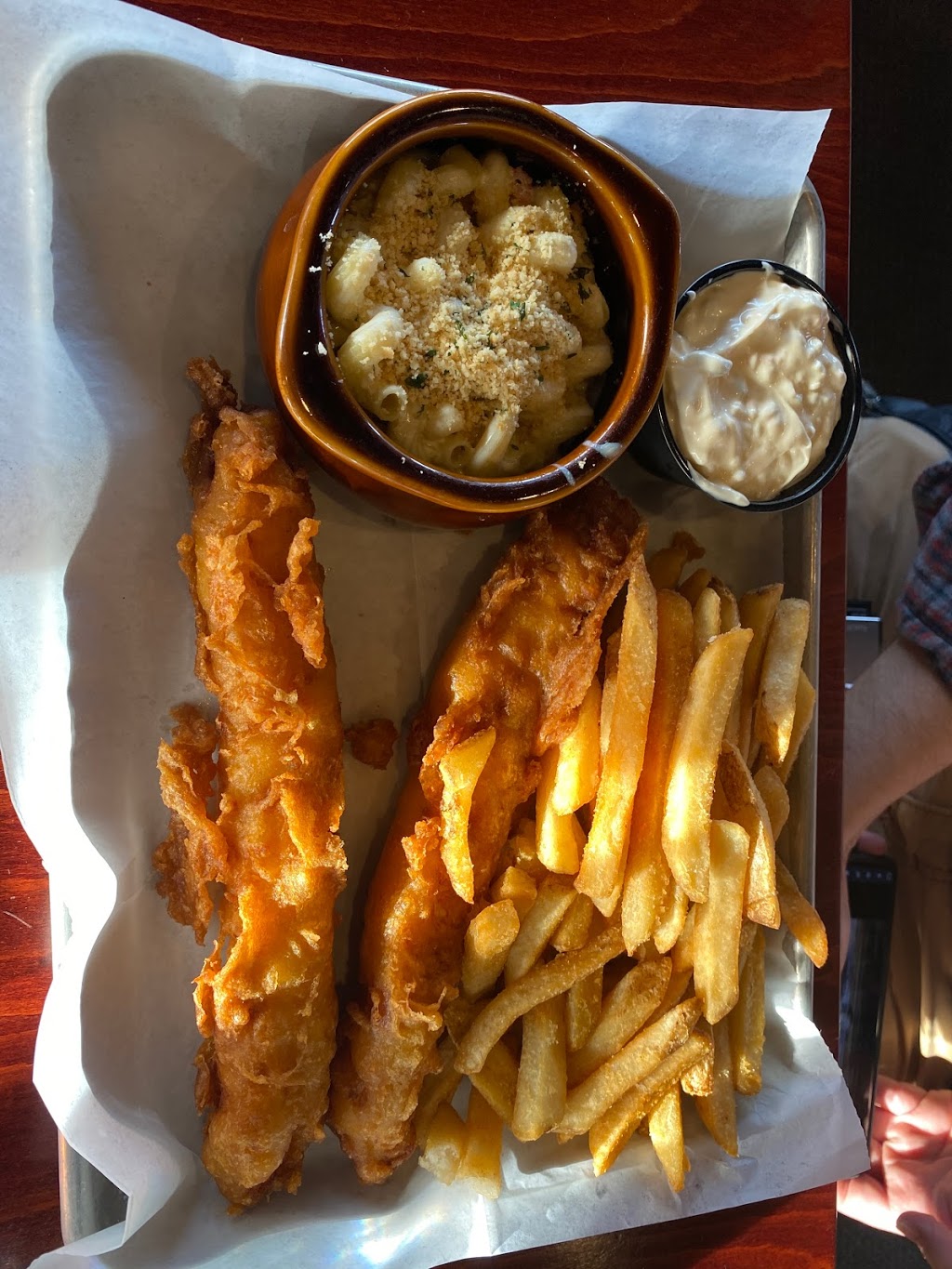 Wolfies Grill - Fishers | 7695 Crosspoint Commons, Fishers, IN 46038, USA | Phone: (317) 913-1272
