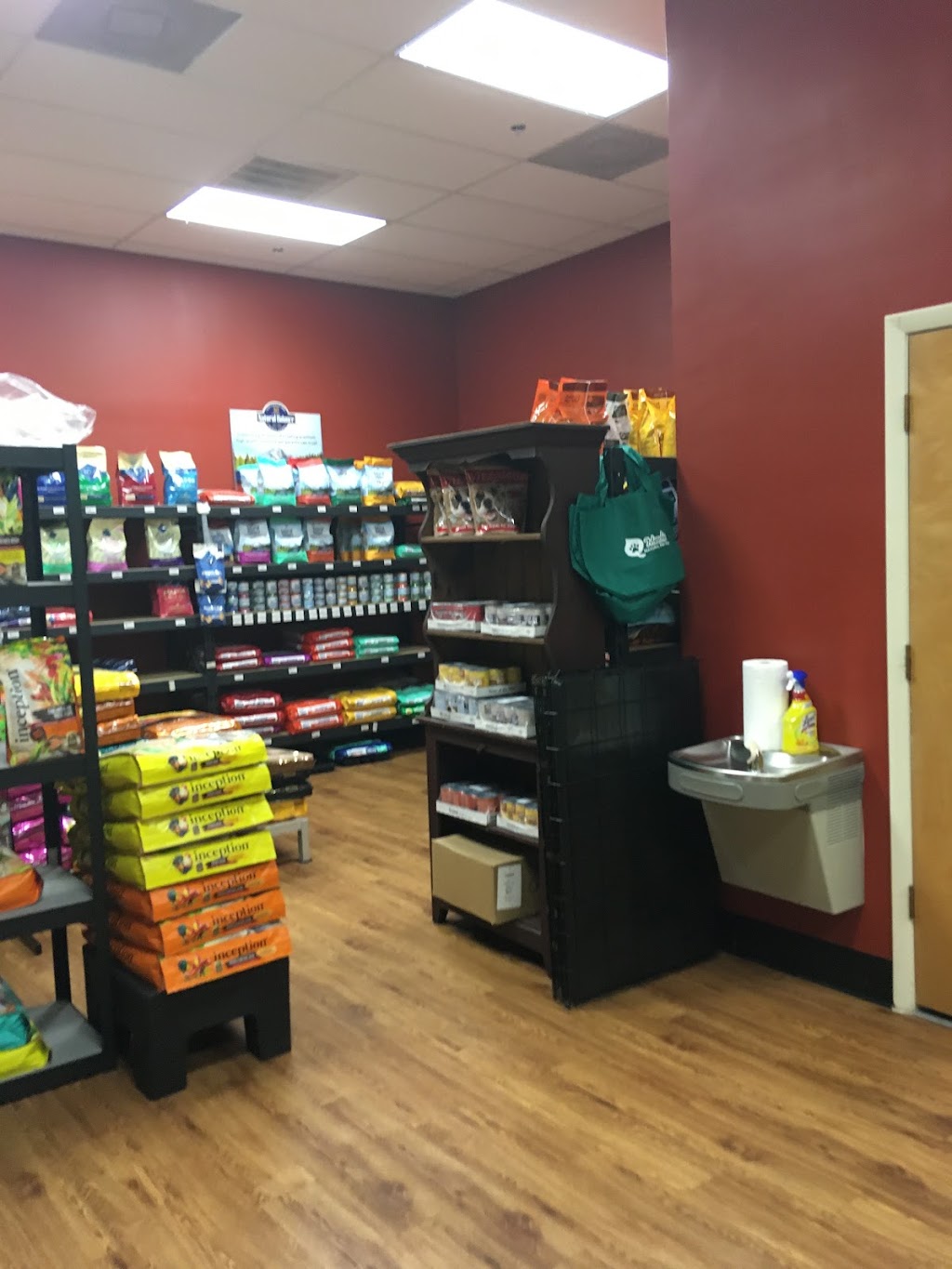 Munchies Natural Pet Foods | 2896 W Bay Dr, Belleair Bluffs, FL 33770 | Phone: (727) 581-1000