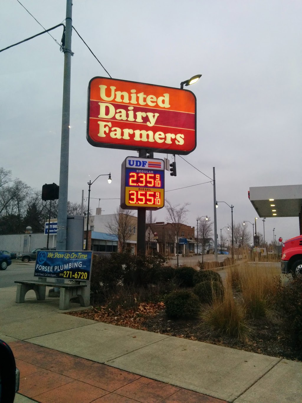 United Dairy Farmers | 4269 Plainville Rd, Cincinnati, OH 45227, USA | Phone: (513) 271-6354