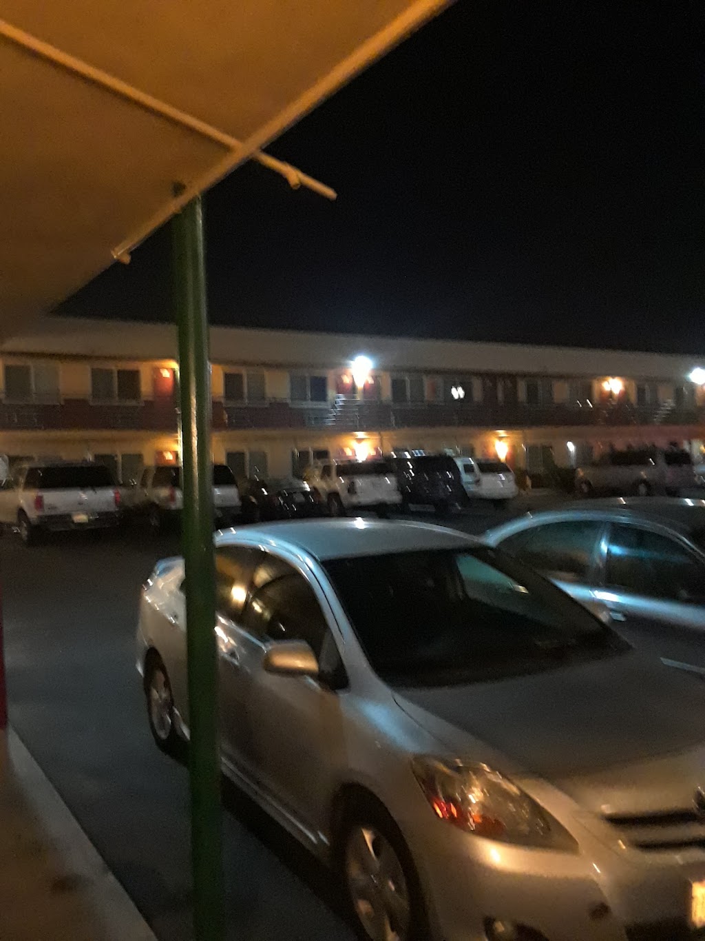 Fontana Motor Lodge | 16390 Foothill Blvd, Fontana, CA 92335, USA | Phone: (909) 822-4461