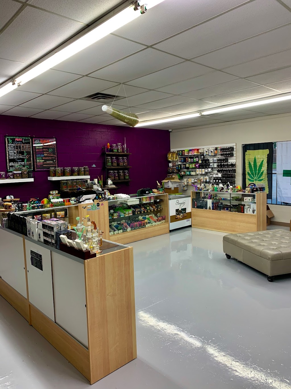 HIGHLEY GREEN DISPENSARY | 6017 NW 63rd St, Warr Acres, OK 73132 | Phone: (405) 506-9100