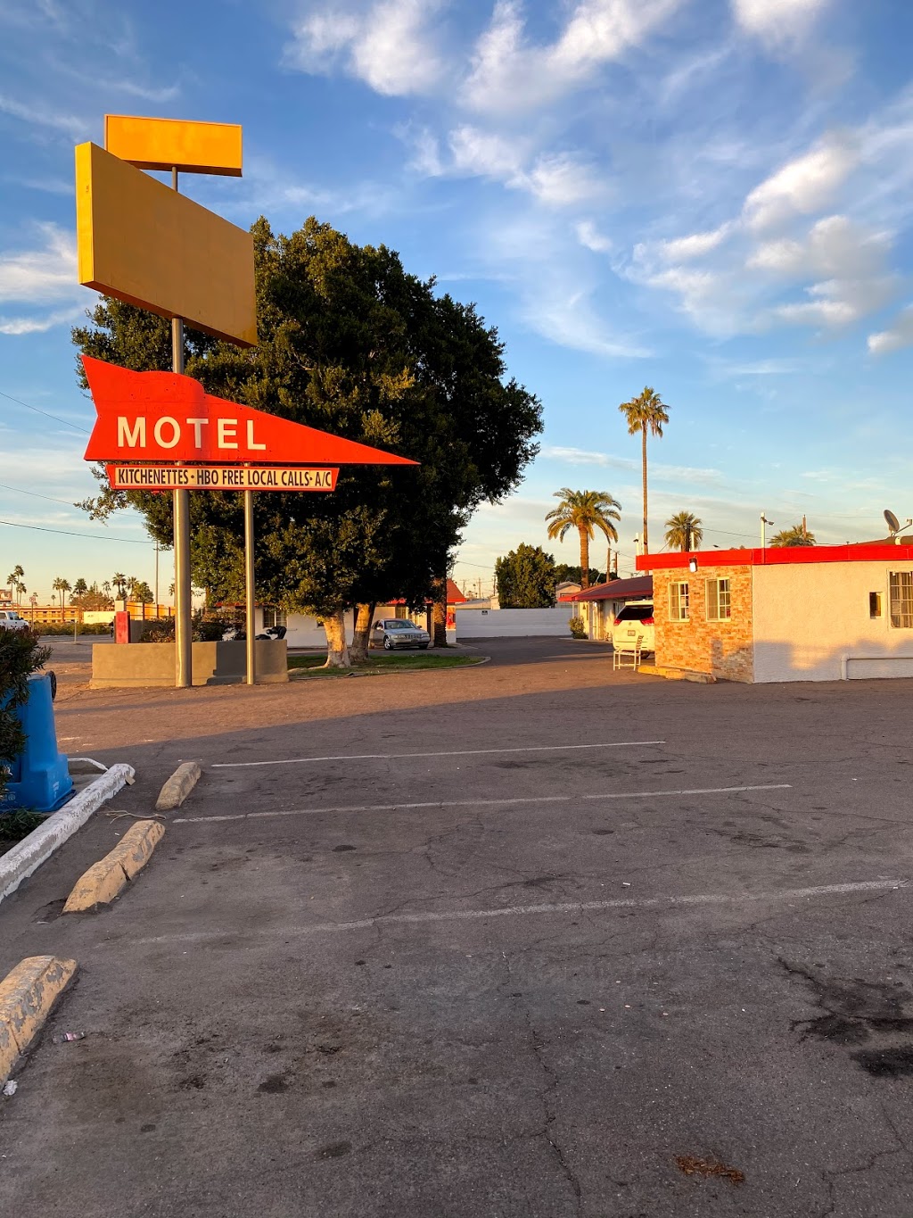 E Z Inn Motel | 2450 Grand Ave, Phoenix, AZ 85009, USA | Phone: (602) 252-2801