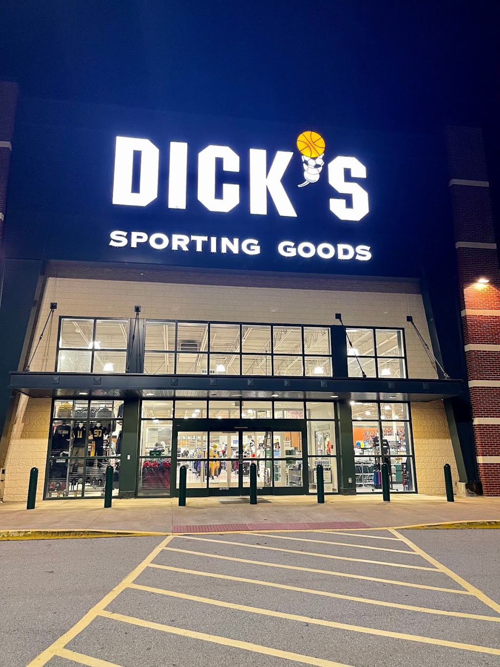 DICKS Sporting Goods | 320 Walmart Dr, Uniontown, PA 15401, USA | Phone: (724) 415-3460
