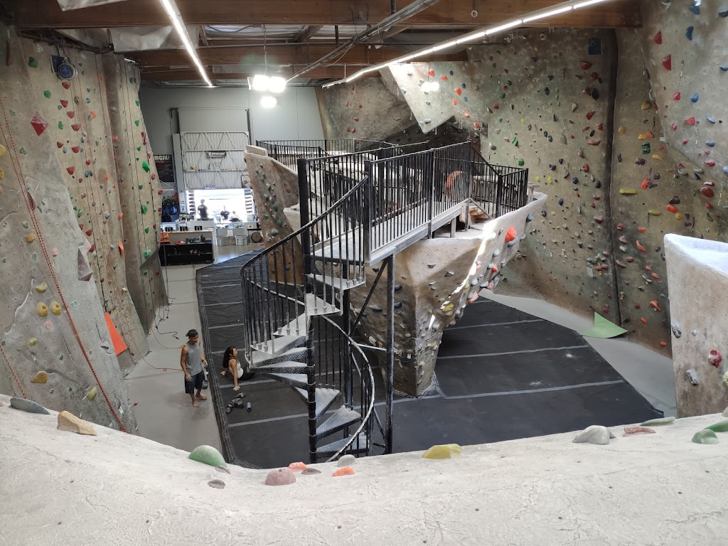 Hangar 18 Indoor Climbing Gym - South Bay | 4926 Rosecrans Ave, Hawthorne, CA 90250, USA | Phone: (310) 973-3388