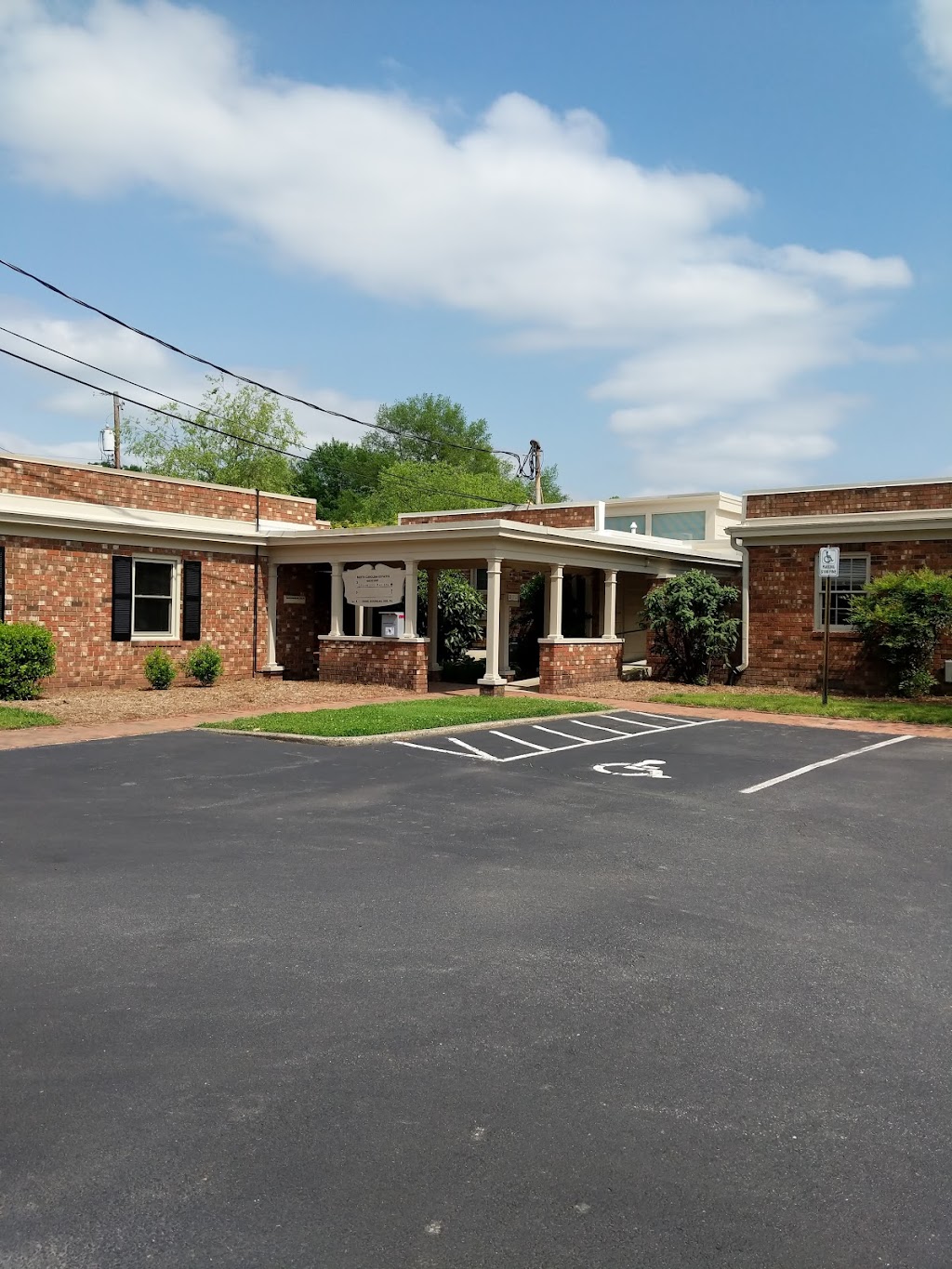 Connect Chiropractic | 901 Willow Dr #1, Chapel Hill, NC 27514, USA | Phone: (919) 307-9610