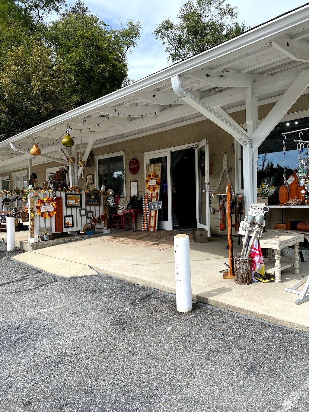 Catonsville Mercantile | 2302 Frederick Rd, Catonsville, MD 21228, USA | Phone: (410) 754-4400