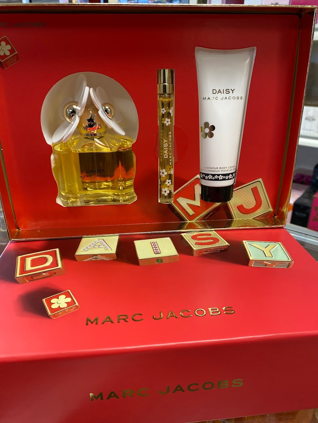 Hadis Perfumes & Cosmetics | 1128 S Bristol St, Santa Ana, CA 92704, USA | Phone: (714) 434-4949