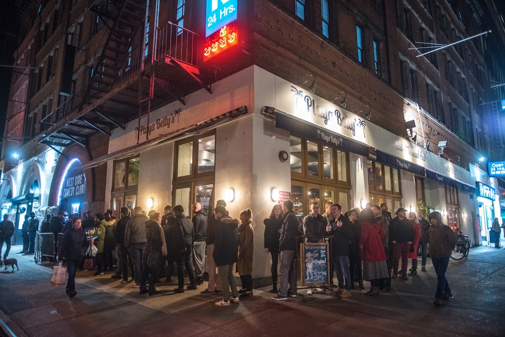 West Side Comedy Club | 201 W 75th St, New York, NY 10023, USA | Phone: (646) 973-1300