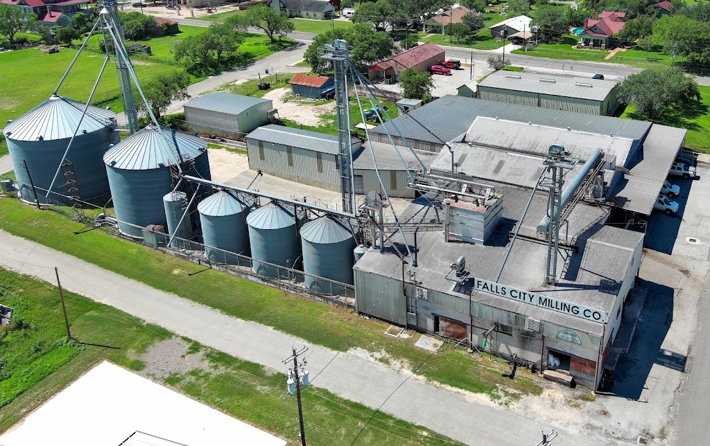 Falls City Milling Co | 201 W Cooper St, Falls City, TX 78113, USA | Phone: (830) 254-3332