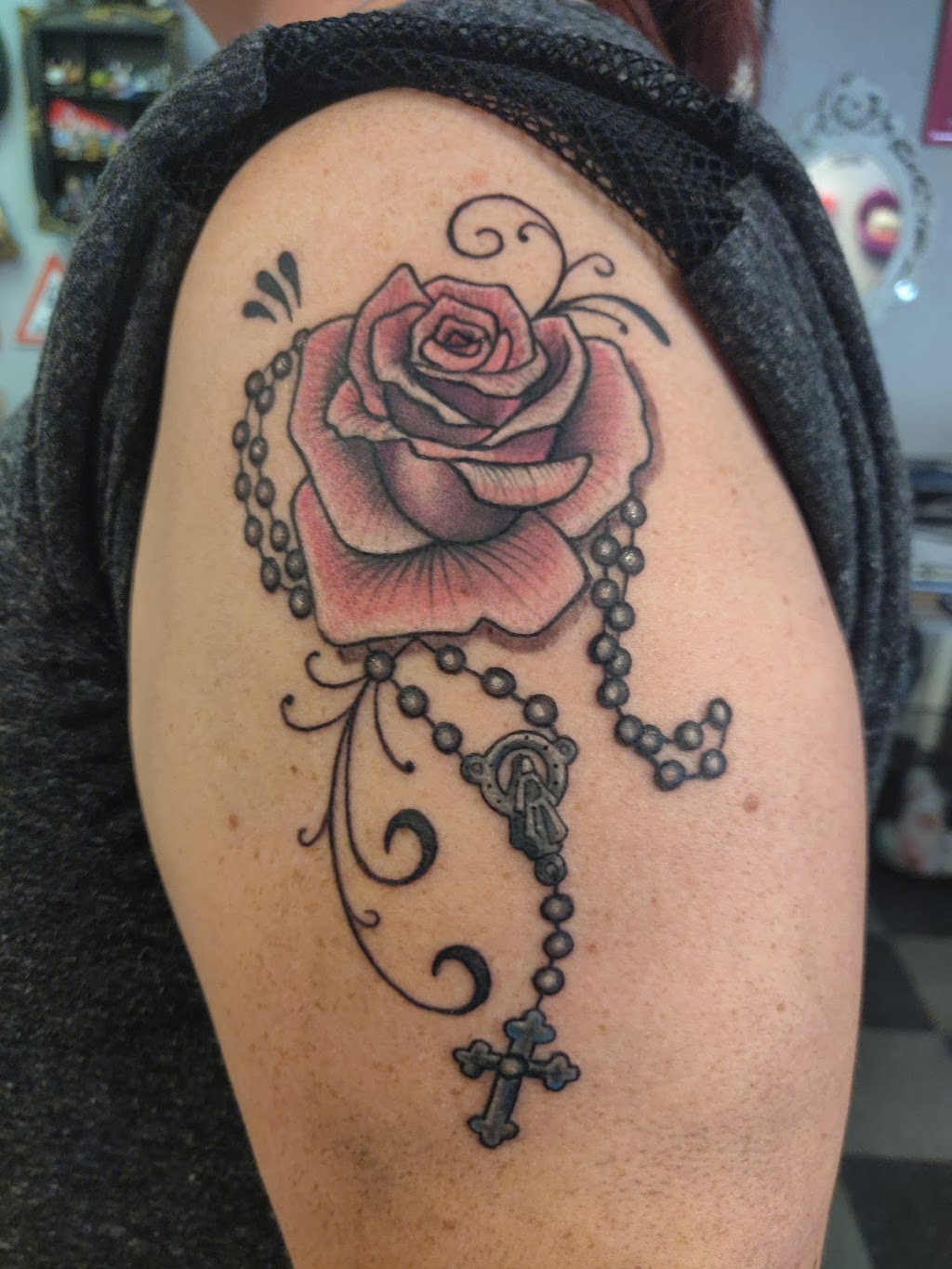 Tx Sinners & Saints Tattoo Co | 335 NW Hillery St, Burleson, TX 76028, USA | Phone: (817) 426-8466