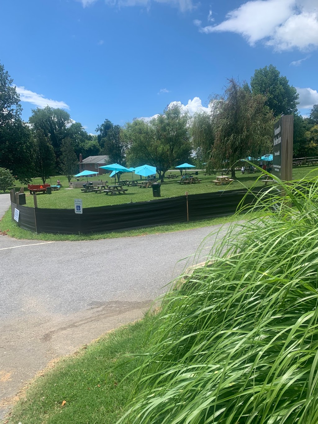 Brookeville Beer Farm | 20315 A, Georgia Ave, Brookeville, MD 20833, USA | Phone: (301) 260-1000